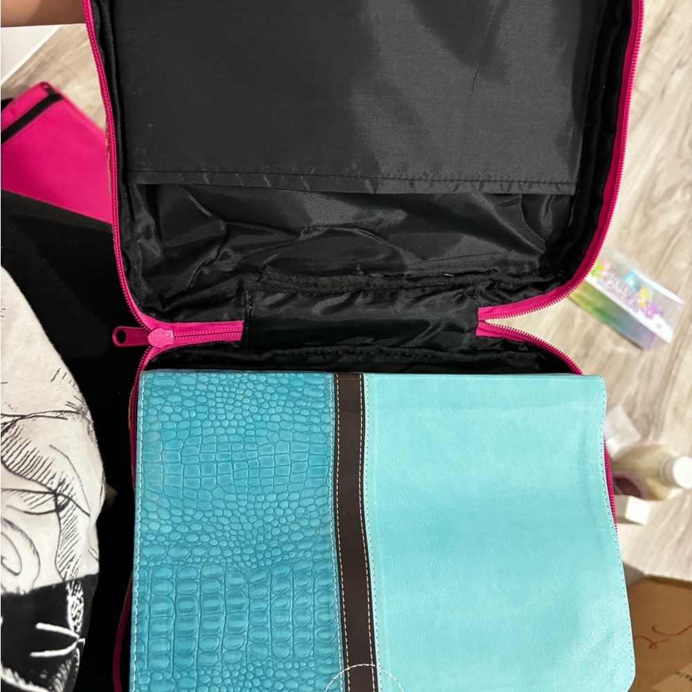 Quest Bible with book cover bag